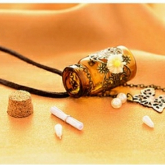 🎁FREE When Bundled Butterfly Wishing Bottle - Picture 4 of 7